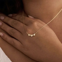 Collar de Acero Inoxidable con Letra Grabada en Láser Personalizada, Regalo para el Día de la Madre, Certificación CE