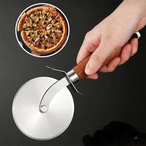 Cortador de Pizza Manual con Hoja de Acero Inoxidable y Mango de Madera, con Logotipo Personalizado, para Regalos en Ferias Comerciales - Product Image 3
