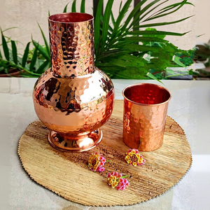 Bouteille d'eau artisanale en cuivre pur avec design en forme de surahi en verre intégré et fond en cuivre durable pour un usage quotidien - Product Image 3