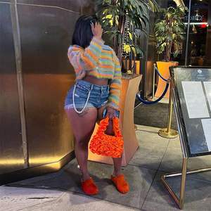 Conjunto de Suéter Tejido Personalizado para Mujer 2026, Top Corto a Rayas con Falda Larga con Abertura Lateral, Atuendo Casual de Dos Piezas - Product Image 4