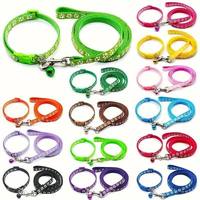 Ensemble collier et laisse pour chien, mignon et durable, en nylon imprimé motif patte avec clochette, pour petits animaux, pour la promenade et la traction, vente en gros