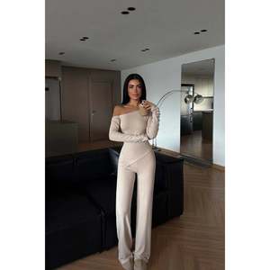 Combinaisons et playsuits pour femmes en beige, style confortable, collection Kendrick - Product Image 4