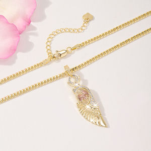 Nouveauté Collier à breloques <span class=keywords><strong>de</strong></span> style religieux Zircon cubique Plaqué or 14 carats Pendentif en forme d'éléphant et <span class=keywords><strong>de</strong></span> <span class=keywords><strong>plume</strong></span> Colliers - Product Image 4