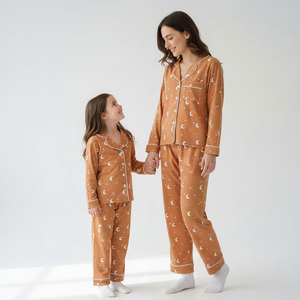 Ropa de estar por <span class=keywords><strong>casa</strong></span>, pijamas de bambú a juego para toda la familia, ropa de dormir para niños, moda estampada, venta al por mayor, conjunto de ropa de <span class=keywords><strong>casa</strong></span> para bebé, verano y otoño - Product Image 1