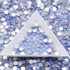 Vente en gros de strass en cristal de verre à dos plat de <span class=keywords><strong>couleur</strong></span> <span class=keywords><strong>opale</strong></span> bleu Mirage SS10 SS12 SS16 SS20 SS30 pour robe - Product Image 4