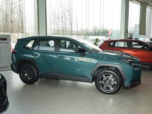 Le <span class=keywords><strong>SUV</strong></span> essence RAV4 2.0L, une nouvelle voiture très vendue en Chine, modèle R18 à cinq places et quatre roues motrices avec un intérieur spacieux. - Product Image 5