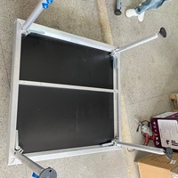 Plateforme de scène portable réglable en alliage d'aluminium 1x2m/1.22x2.44m/1.22x1.22m avec pieds en verre durables, conception modulaire, robuste