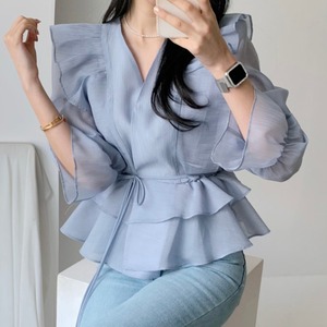 Blus Wanita Musim Semi dan Musim Panas Terbaru 2025 Kerah V Ikat Ruffle Lengan Melebar Warna Solid Fashion Manis Pelindung Sinar Matahari - Product Image 4