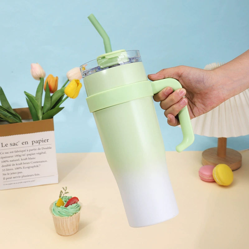 สีเขียวอ่อน