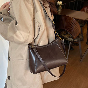 حقيبة كتف نسائية أنيقة، حقيبة إبط عصرية، حقيبة كروس خفيفة بسعة كبيرة وإحساس فاخر - Product Image 6