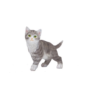 カスタマイズされた庭のポリレジン動物の猫のフィギュアリアルな樹脂工芸品猫の庭の彫刻等身大の樹脂の彫像猫の置物