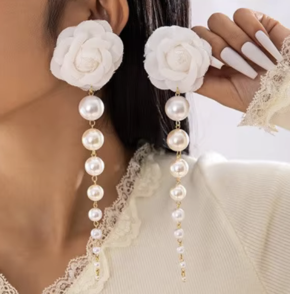 boucle d'oreille perle blanche