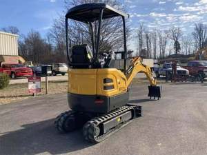 Miniexcavadora China de Nueva Marca SE17SR de 1.8 Toneladas con Capacidad de Cucharón de 0.04m, Bomba Hidráulica y Caja de Cambios Controladas por PLC de Alto Rendimiento - Product Image 4