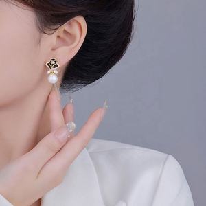 Versatile Copper Gold Plated Zircon <b>Stud</b> Earrings S925 <b>Silver</b> Needle High-End Trendy Gift - Product Image 4