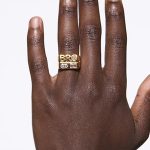 Bague personnalisée AOFEI en acier inoxydable plaqué or 18 carats avec inscription Famille (MAMAN, PAPA, FRATEL, <span class=keywords><strong>SOEUR</strong></span>) et zircones cubiques – <span class=keywords><strong>Cadeau</strong></span> pour Mère et Père - Product Image 2