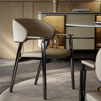Fauteuil design moderne en acier inoxydable avec cadre en cuir microfibre et dossier pour salle à manger d'hôtel, fauteuil doré de luxe