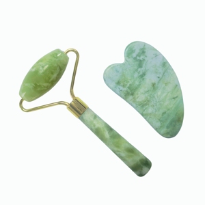 Set de Rodillo Facial de Jade Natural Jia Cui Mini de Una Sola Cabeza y Tabla Gua Sha en Forma de V para Lifting Facial y Masaje - Herramienta de Belleza al por Mayor - Product Image 4