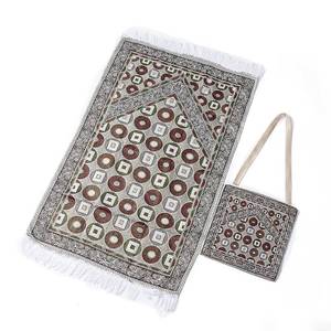 Alfombra de Oración Musulmana OEM Janamaz, Patrones Cuadrados y Redondos, Plegable, Apta para Uso Doméstico, Disponible para Dropshipping/Venta al Por Mayor - Product Image 1