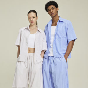 <span class=keywords><strong>Abito</strong></span> primaverile <span class=keywords><strong>da</strong></span> <span class=keywords><strong>uomo</strong></span> camicia formale a righe con colletto con risvolto <span class=keywords><strong>da</strong></span> lavoro Top squadrato a manica corta con bottone per <span class=keywords><strong>uomo</strong></span> di alta qualità - Product Image 1