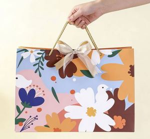 Bolsas de Regalo de Lujo Reciclables al por Mayor con Logotipo Personalizado para Ropa, Bolsas de Papel Reciclables de Lujo con Logotipos - Product Image 6
