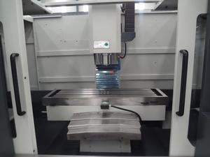 Centre d'usinage vertical automatique de précision FineTech KM-90 BT40, machine de fraisage CNC pour pièces automobiles, usinage de moules - Product Image 3