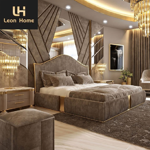 Op maat gemaakte luxe kingsize bed met hoge hoofdbord, designmeubilair voor de slaapkamer - Product Image 2