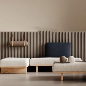 Banc en bois minimaliste avec coussin pour chambre ou dressing - Product Image 3