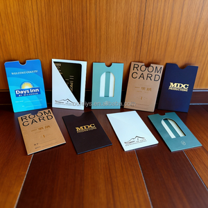 Étui de protection pour cartes de visite, cartes VIP et cartes de crédit en carton noir avec logo personnalisé en relief et marquage à chaud - Product Image 3