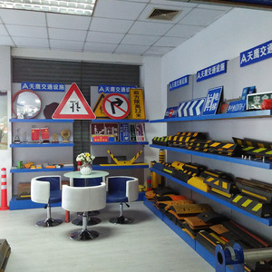 Panneaux de signalisation routière Tian Ying en alliage d'aluminium, personnalisables et réfléchissants, pour montage sur véhicule - Product Image 3