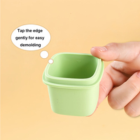Bac à glaçons 2-en-1 de qualité alimentaire Refine Factory, récipient de stockage pour aliments pour bébés avec couvercle - Silicone sans BPA, réutilisable, empilable, écologique