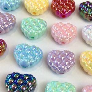 Materiales de acrílico UV coloridos con forma de corazón para pulseras DIY, lazos para el pelo y accesorios para pendientes - Product Image 3