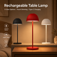 Wiederaufladbare Einfache Dekorative Tischlampe Gerippter Kuppelschirm Touch-Dimmbar Typ C Kabellose Nachttischlampe Hotel Restaurant