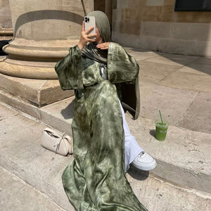 R-579 Ultimo Modello di Abaya Islamica Traspirante e Modesta con Stampa Frontale e Fiocco, Stile Dubai per Eid e Ramadan - Product Image 1