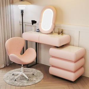 Coiffeuse moderne rose avec miroir LED et piédestal, table de maquillage pour chambre à coucher - Product Image 1