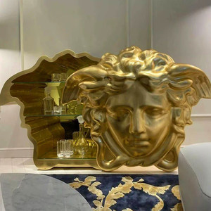 איטלקי אור יוקרה סִגְנוֹן מדוזה ארון יין דלת הזזה 3 מדפים עץ מלא זכוכית מחוסמת אחסון מלון להתאמה אישית - Product Image 1