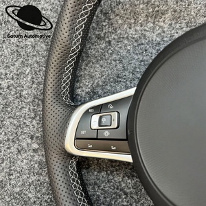 Volante Sportivo Premium Personalizzabile in Fibra di Carbonio con Pelle Traforata per VW Golf GTI MK5 MK6 MK7 MK7.5 GTI GTD R Golf7 - Product Image 4