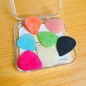 ใหม่ 20 มม. ปิ๊กกีตาร์อเนกประสงค์เคลือบด้านกันลื่นสีสันสดใสสำหรับเล่นกีตาร์ไฟฟ้าเบส - Product Image 3