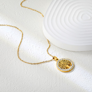 Collar con colgante Árbol de la Vida de acero inoxidable, diseño redondo hueco con incrustaciones de diamantes blancos, para mujer, regalo, joyería. - Product Image 2