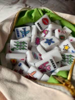 Set Mahjong Akrilik Putih 160 Pcs Terlaris, Desain Khusus X Corey Paige Color Crush, Ramah Lingkungan, Portabel