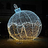 Décoration de Noël 3D Extérieure Étanche : Arche Lumineuse et Boule pour Festivals et Centres Commerciaux – Motifs LED 3D