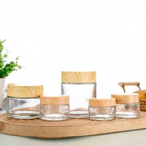 Tarro de Plástico PET Transparente Color Ámbar Esmerilado Natural para Crema Corporal o Cosmética, con Tapa de Bambú a Rosca, 50ml-500ml, Personalizable con Grabado - Product Image 1