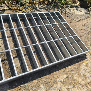 Grille en acier robuste pour applications de drainage des ponts et des voies de circulation - Product Image 2
