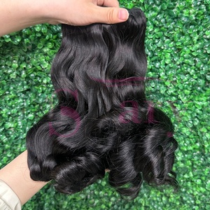 Ciocche di Capelli Umani Funmi SDD <span class=keywords><strong>Ricci</strong></span> <span class=keywords><strong>e</strong></span> Voluminosi, 100% Capelli Umani Vietnamiti Grezzi, Fornitore di Extension con Chiusura HD <span class=keywords><strong>e</strong></span> Frontale in Pizzo - Product Image 2