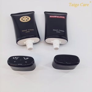 Tube souple vide personnalisé de 50 ml (D35mm, D40mm) noir avec bouchon à vis Super Over pour crème pour les mains - Product Image 6