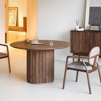 Table à manger ronde de luxe à base cylindrique cannelée, table de salle à manger moderne pour villa, salle à manger intérieure, espace de restauration à domicile