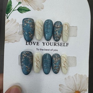 Faux ongles colorés en forme d'ours mignon de style baroque, avec nœud tridimensionnel, pour nail art français, vente en gros - Product Image 3