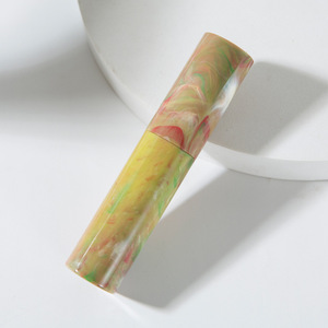 Flacon de parfum rotatif en ABS de 10 ml, texture marbre, anti-fuite, réutilisable, vide, pour maquillage – Idéal comme cadeau de voyage - Product Image 1