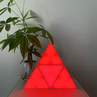 Lumière LED murale RGB à commande Wifi via application musicale intelligente pour la maison, l'hôtel, forme triangulaire quantique tactile