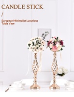 Accessoires de mariage : Vase décoratif en fer électroplaqué torsadé, style artistique, servant également de chandelier et de vase à fleurs pour table principale, pour décoration de passerelle.