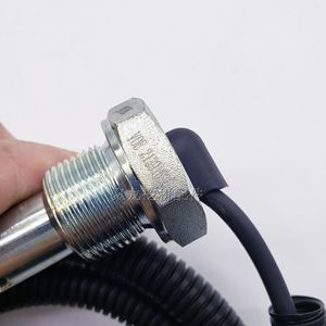เซ็นเซอร์วัดระดับน้ำมัน Volvo 21391697 สำหรับรถขุด 210 240 290 360 24 โวลต์ ดีซี - Product Image 1